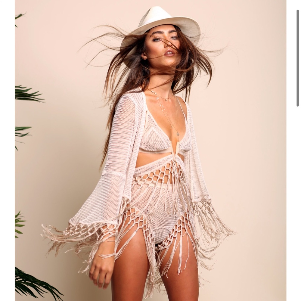 EASTNWEST LABEL NWT